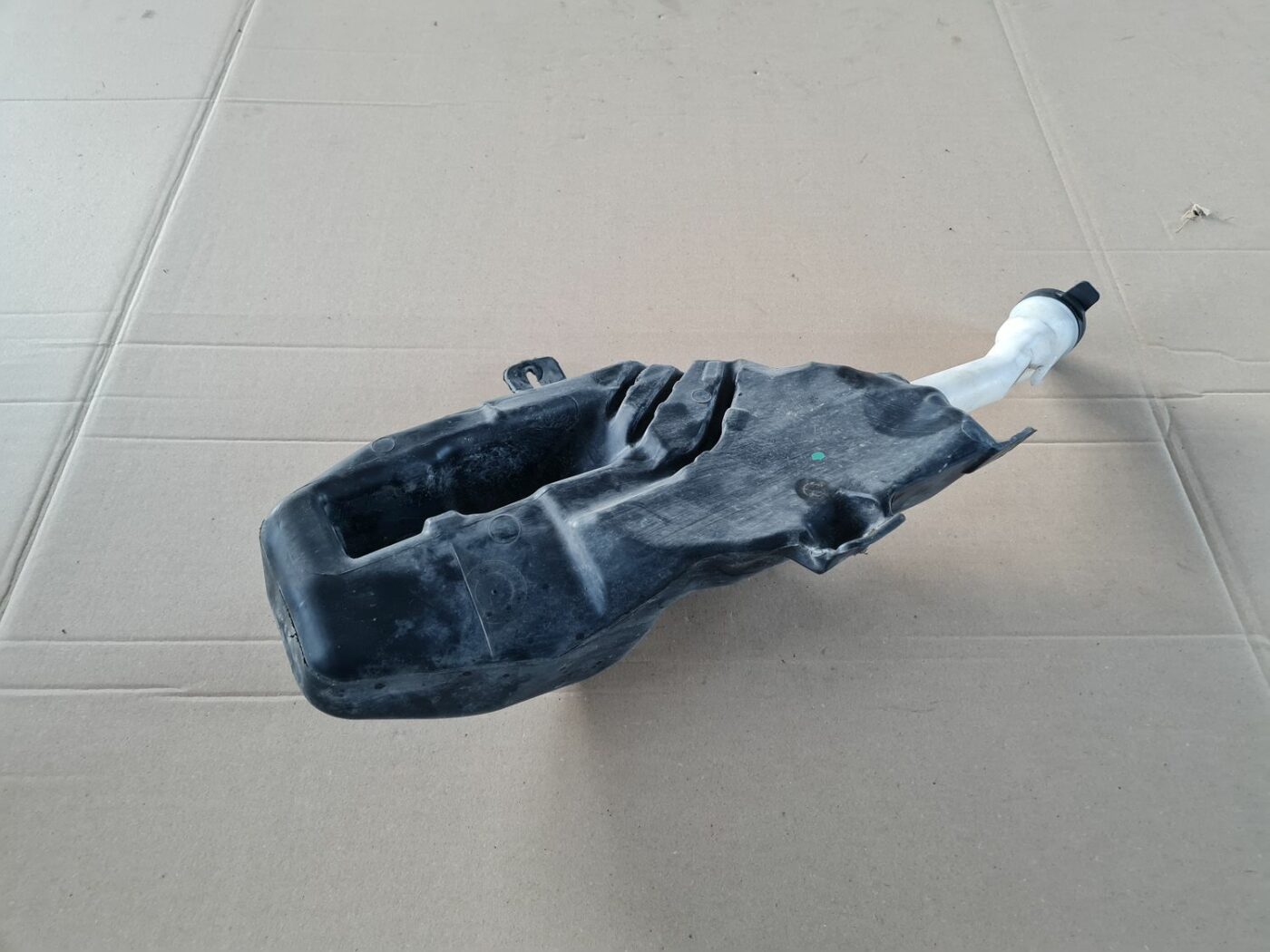 Mazgātāja šķidruma tvertne priekš OPEL ASTRA J 2013