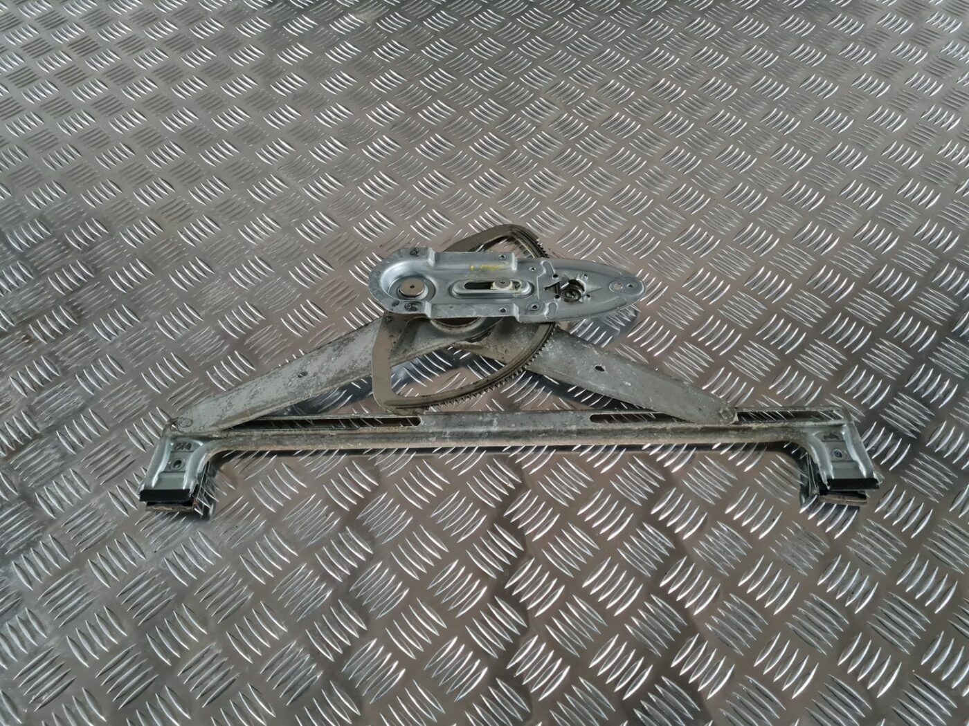 Stikla pacelšanas mehānisms priekšējais labais priekš FORD FOCUS C-MAX 2004 2 Stikla pacelšanas mehānisms priekšējais labais priekš FORD FOCUS C-MAX 2004