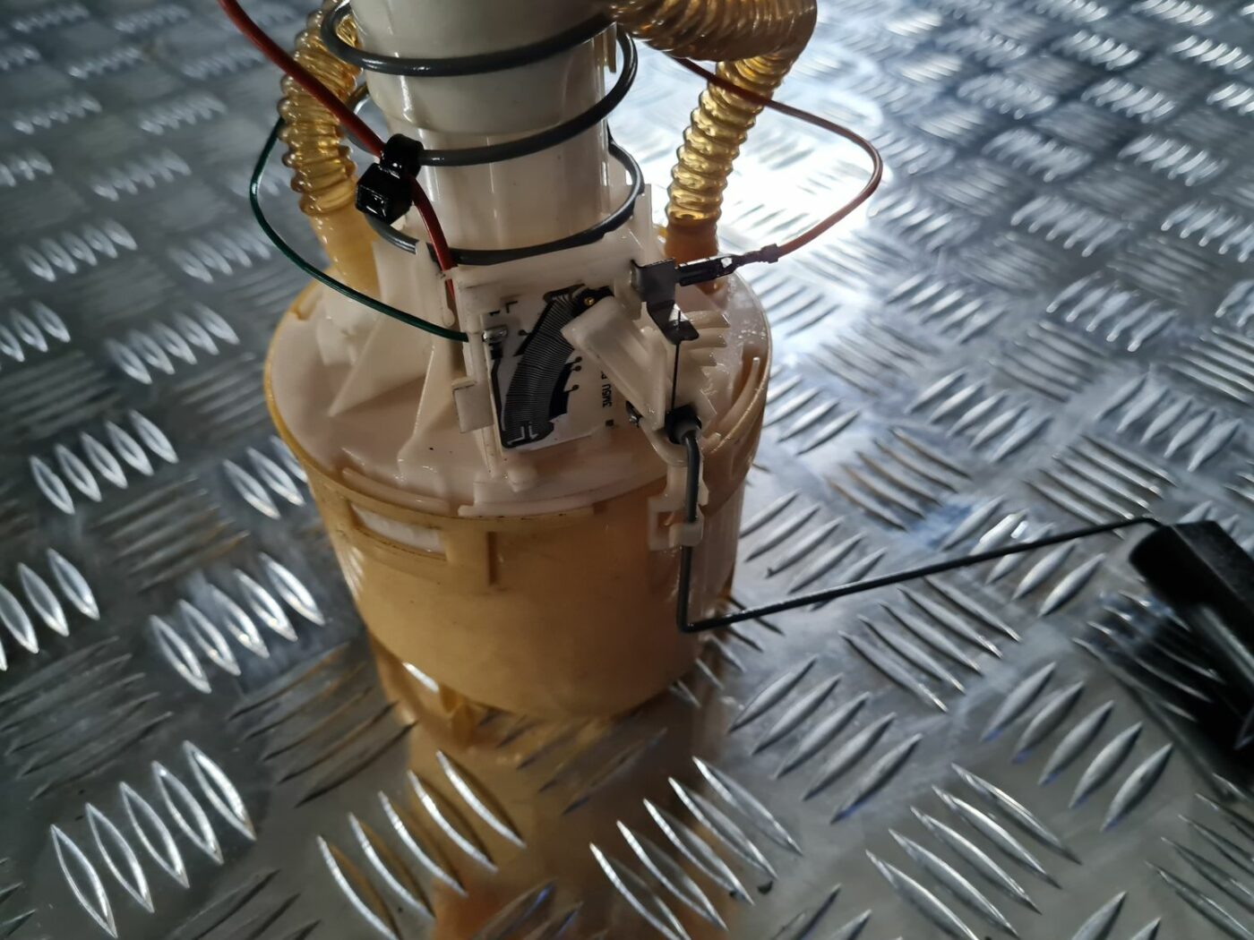 Degvielas tvertnes sūknis priekš FORD FOCUS C-MAX 2004