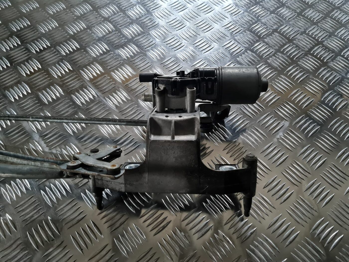 Vējstikla tīrīšanas mehānisms priekš FORD FOCUS C-MAX 2004