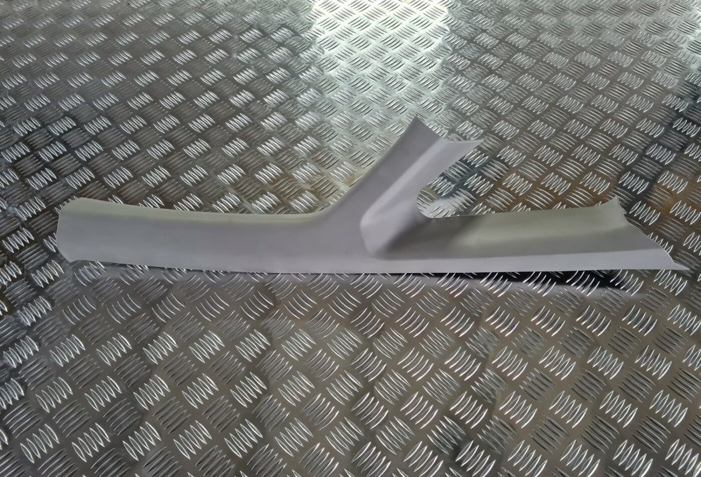 Priekšējas salona statnes apdare priekš FORD FOCUS C-MAX 2004