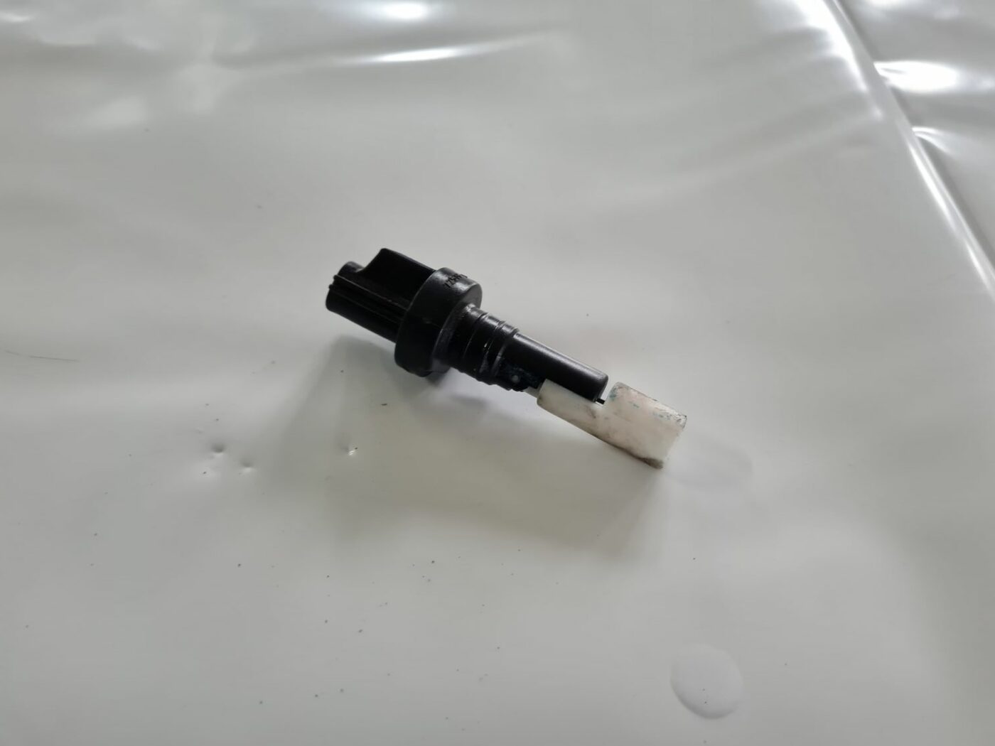 Vējstikla mazgātāja līmeņa sensors priekš FORD FOCUS C-MAX 2004