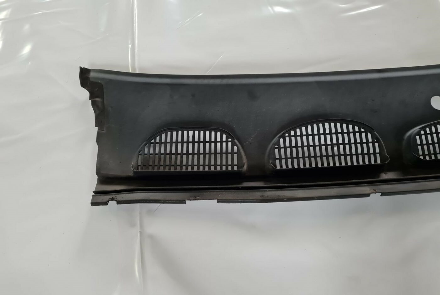 Vējstikla uzlikas (deflektora) režģis priekš FORD FOCUS C-MAX 2004