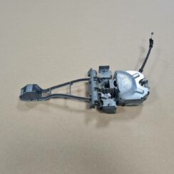 Durvju roktura iekšējais stiprinājums priekš VOLVO V70 2010