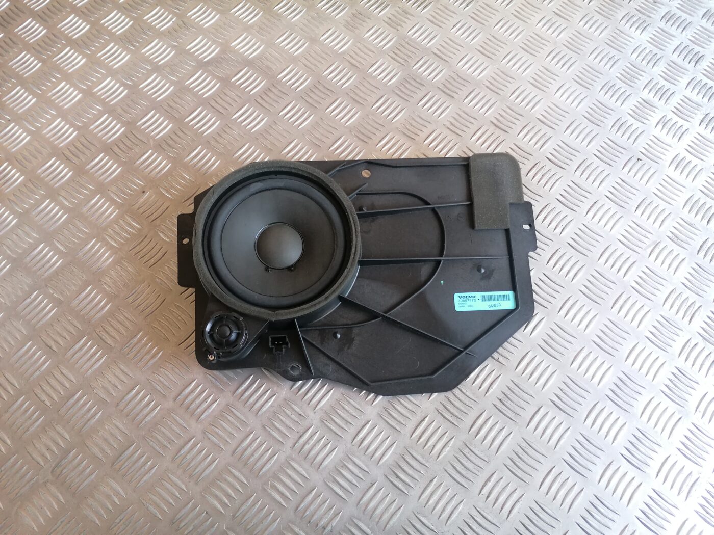 Durvju skaļrunis, apakšā priekš VOLVO C30 2008 SILVER