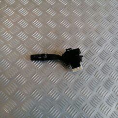 Pagrieziena rādītāju slēdzis priekš TOYOTA AVENSIS 2007