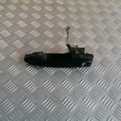 Priekšējāis kreisais durvju rokturis priekš TOYOTA AVENSIS 2004