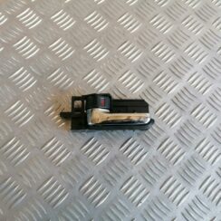 Salona durvju rokturis, aizmugures kreisais priekš TOYOTA AVENSIS 2007