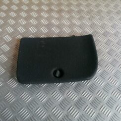 Bagāžnieka nodalījuma sānu apdares lūka priekš TOYOTA AVENSIS 2007