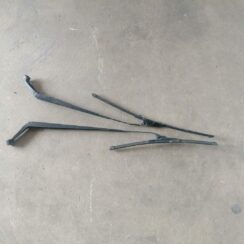 Vējstikla slotu turētāju komplekts priekš TOYOTA AVENSIS 2007