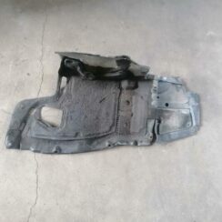 Dzinēja aizsargdaļas priekš TOYOTA AVENSIS 2007