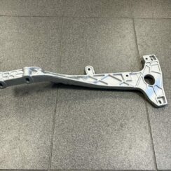 Priekšēja bufera kronšteins priekš MERCEDES ACTROS 2011-