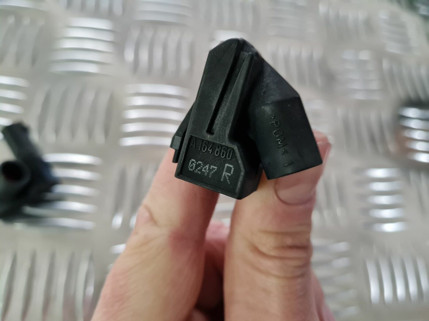 Vējstikla mazgāšanas šķidruma sprausla priekš MERCEDES BENZ ML320 2006 SILVER