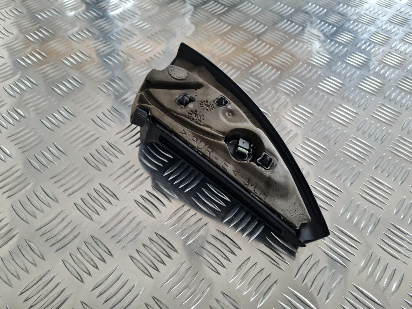 Durvju spoguļa apdares uzlika salonā (ar skaļruni) priekš MERCEDES BENZ ML320 2006 SILVER