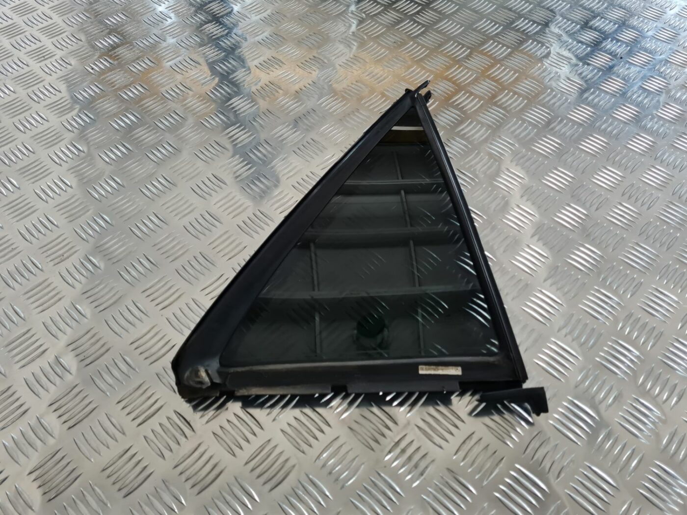 Kreiso durvju stūra stikls priekš MERCEDES BENZ ML320 2006 SILVER