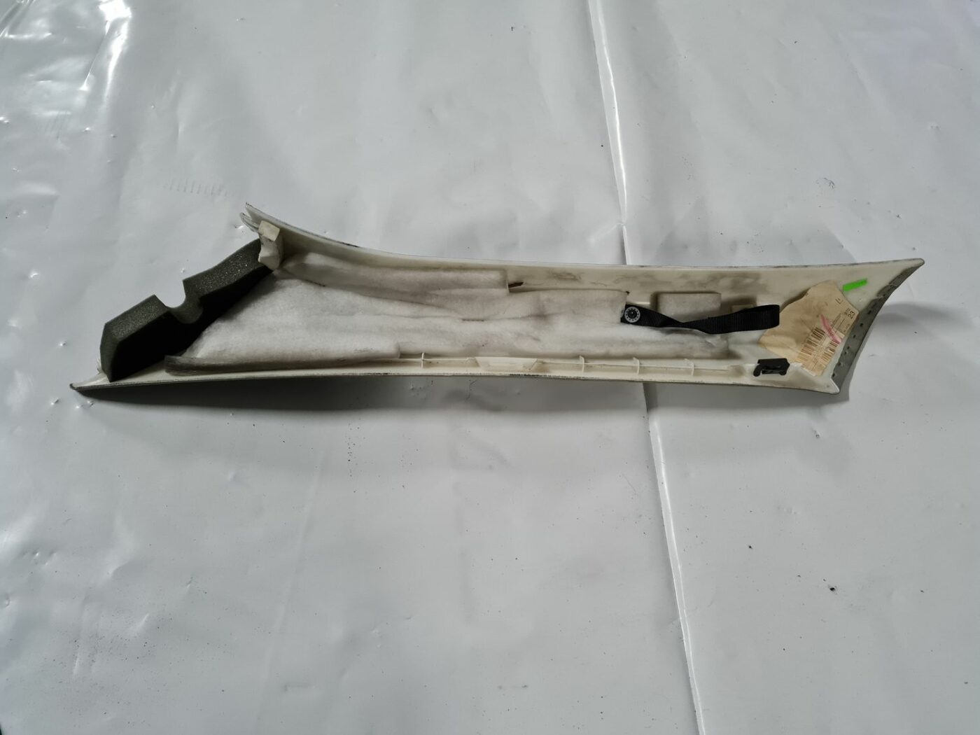 Priekšējas salona statnes apdare priekš MERCEDES BENZ ML320 2006 SILVER 2 Priekšējas salona statnes apdare priekš MERCEDES BENZ ML320 2006 SILVER