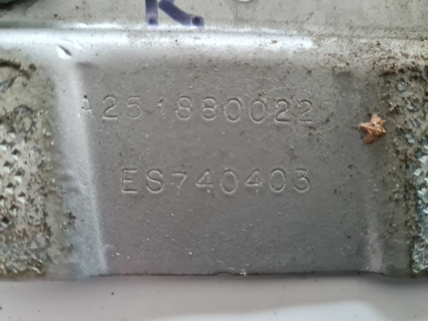 Pārsega eņģe, pa labi priekš MERCEDES BENZ ML320 2006 SILVER 3 Pārsega eņģe, pa labi priekš MERCEDES BENZ ML320 2006 SILVER