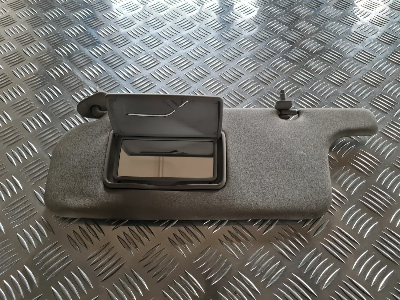 Saules aizsargs priekš TOYOTA COROLLA VERSO 2003