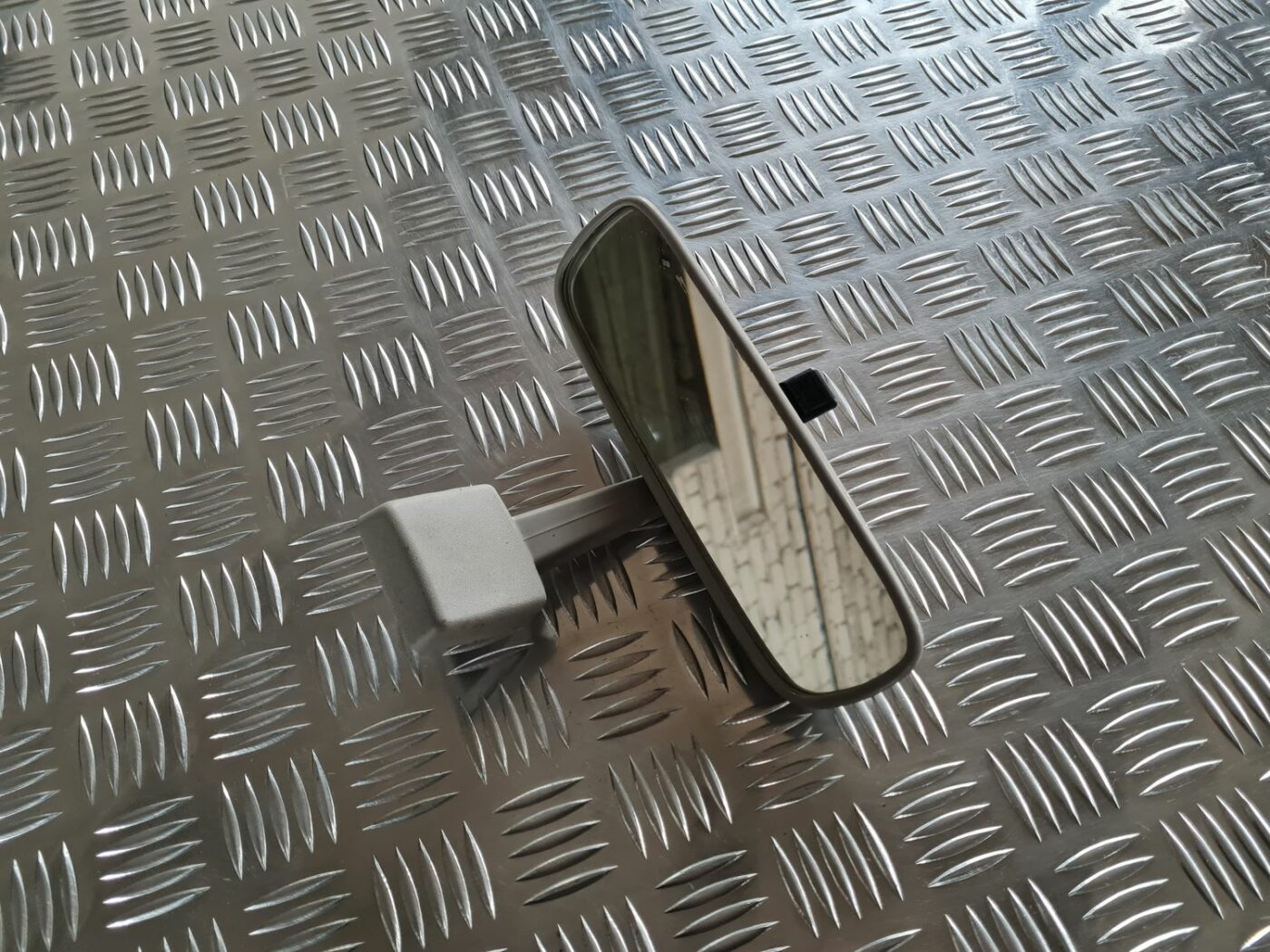 Salona atpakaļskata spogulis priekš TOYOTA COROLLA VERSO 2003 1 Salona atpakaļskata spogulis priekš TOYOTA COROLLA VERSO 2003