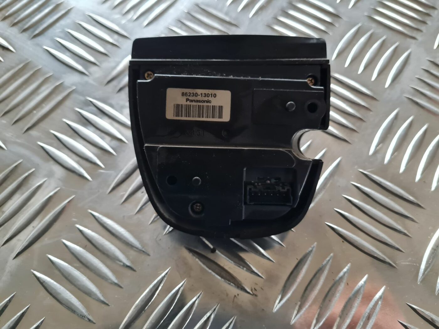 Stūres poga priekš TOYOTA COROLLA VERSO 2003