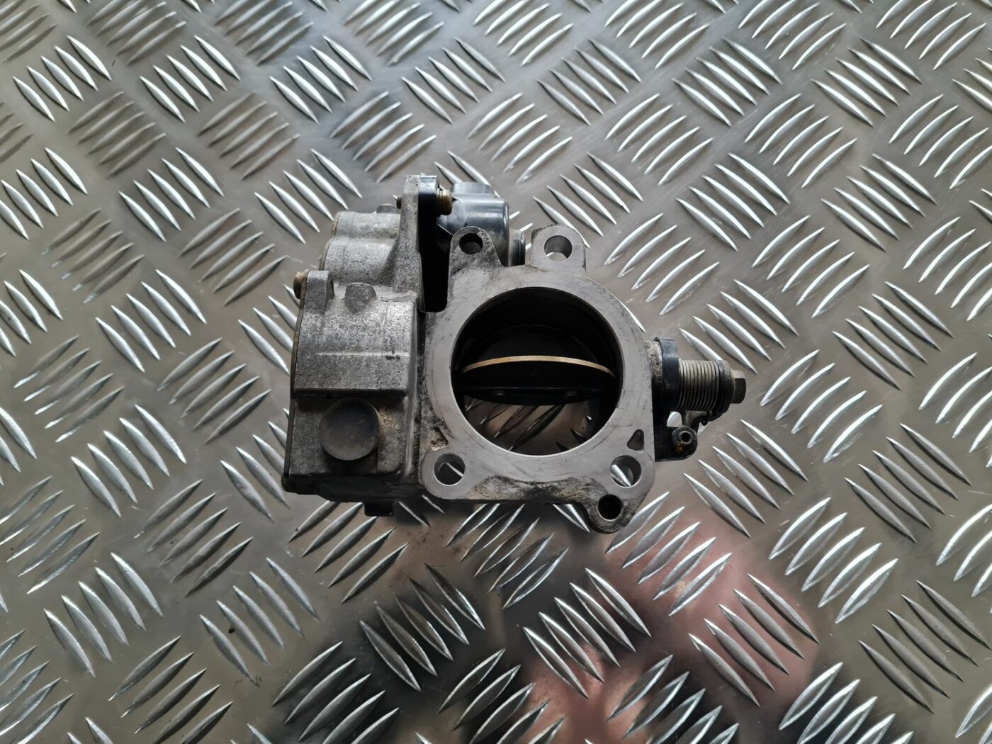 Droseļvārsts priekš TOYOTA COROLLA VERSO 2003 4 Droseļvārsts priekš TOYOTA COROLLA VERSO 2003