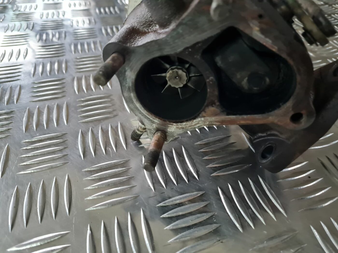 Turbīna priekš TOYOTA COROLLA VERSO 2003