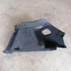 Bagāžnieka nodalījuma sānu apdare priekš VOLVO C30 2008 SILVER