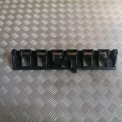 Aizmugurējā bufera centrālais stiprinājums priekš VOLVO C30 2008 SILVER