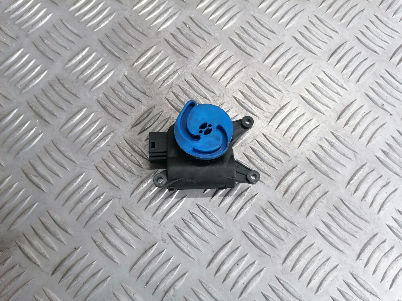 Apsildes sistēmas aktuators priekš AUDI A4 2008 AVANT