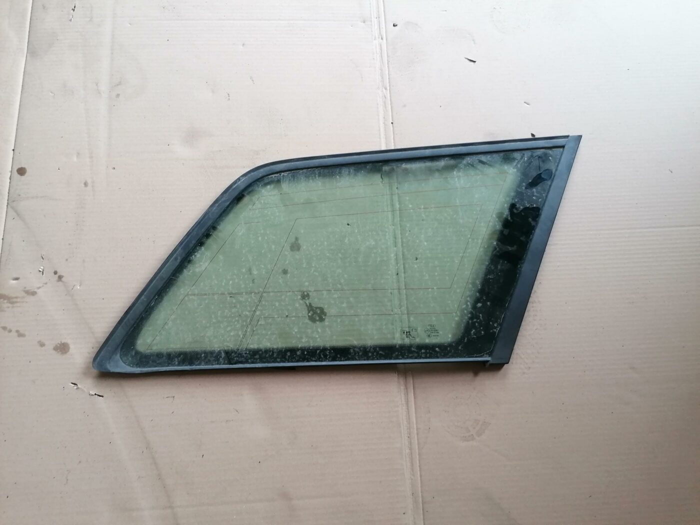 Aizmugurējais labais sānu stikls priekš AUDI A4 2008 AVANT