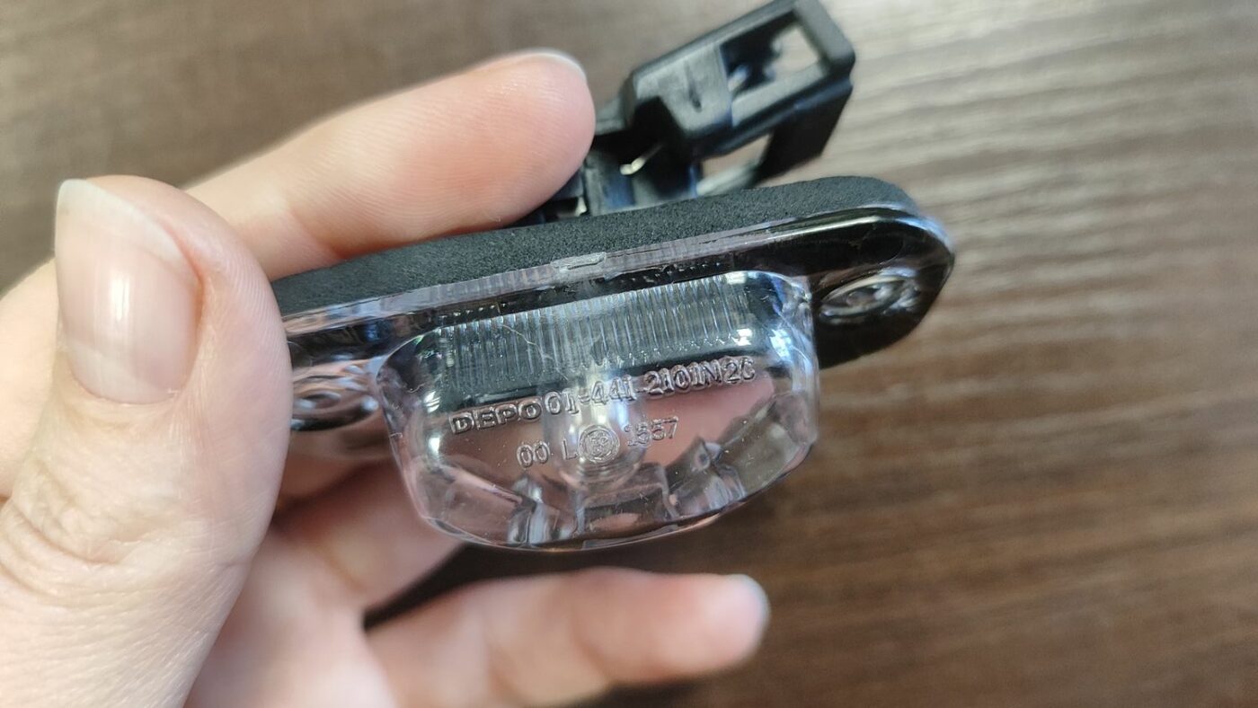 Numura zīmes apgaismojums priekš VW GOLF III 08.91-04.99