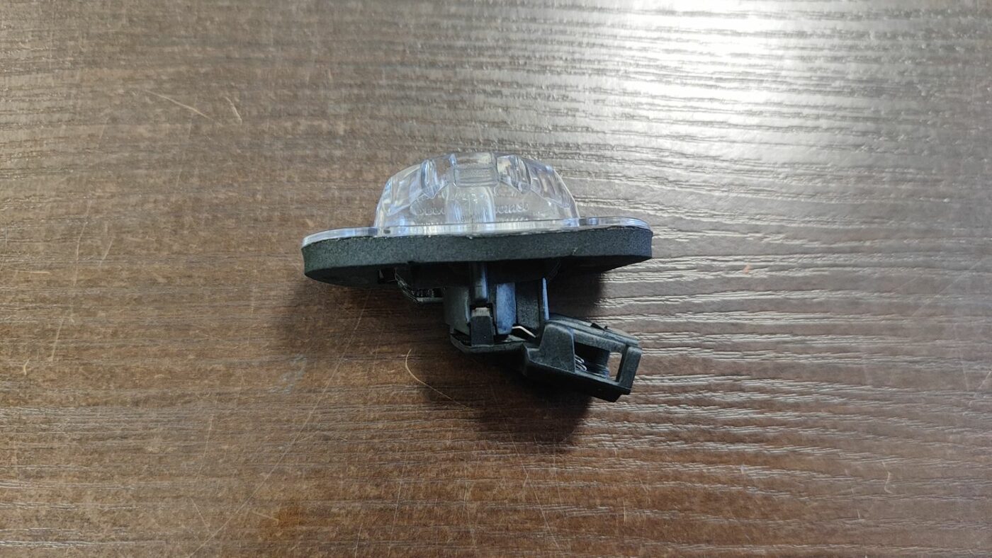 Numura zīmes apgaismojums priekš VW GOLF III 08.91-04.99