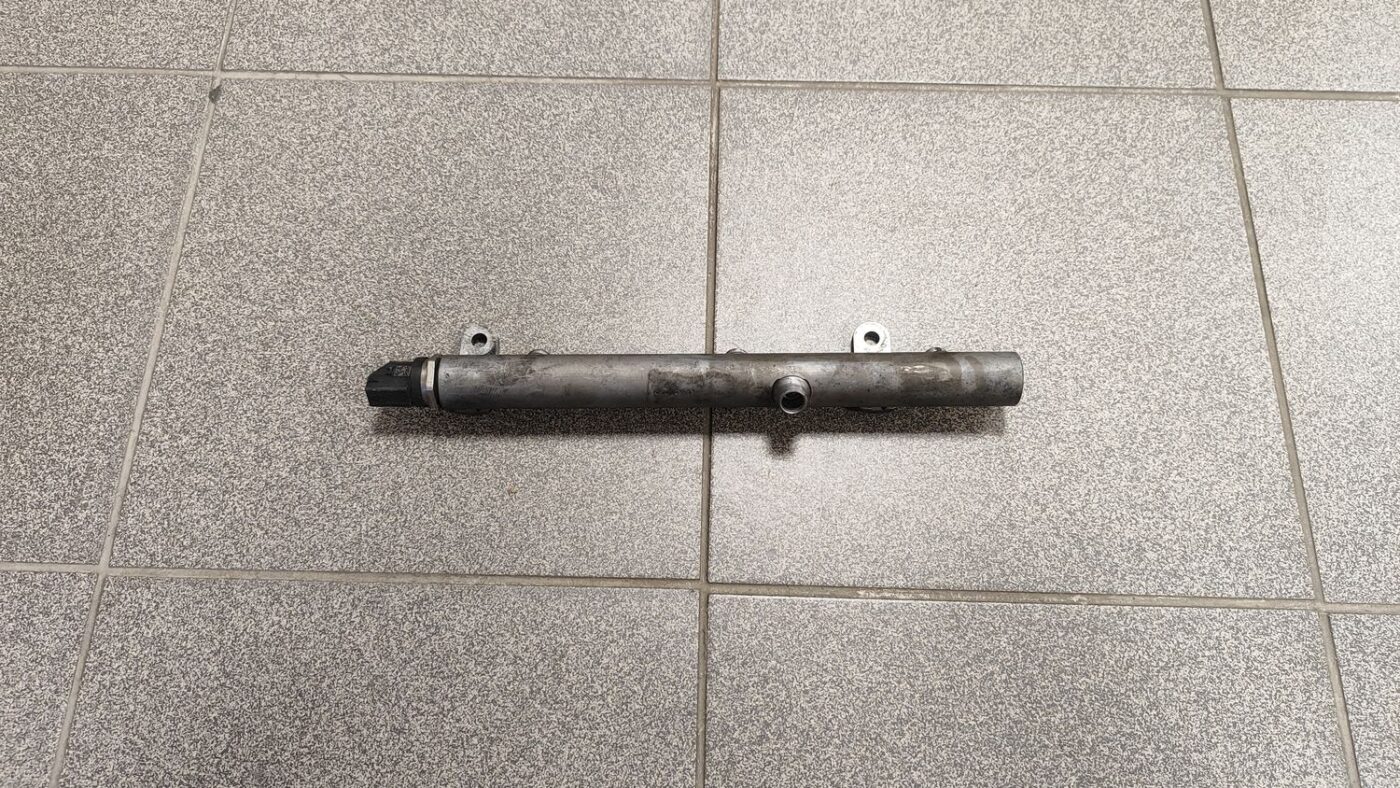 Degvielas sadales caurule priekš MERCEDES BENZ ML320 2006 SILVER