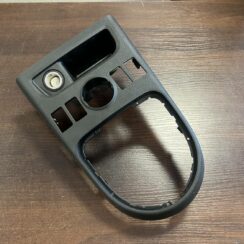 Dekoratīvs rāmis pārnesumu selektoram priekš NISSAN X-TRAIL 2007