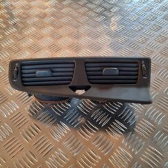 Mērinstrumentu paneļa gaisa vads, centrā priekš VOLVO V70 2002 ASHGOLD