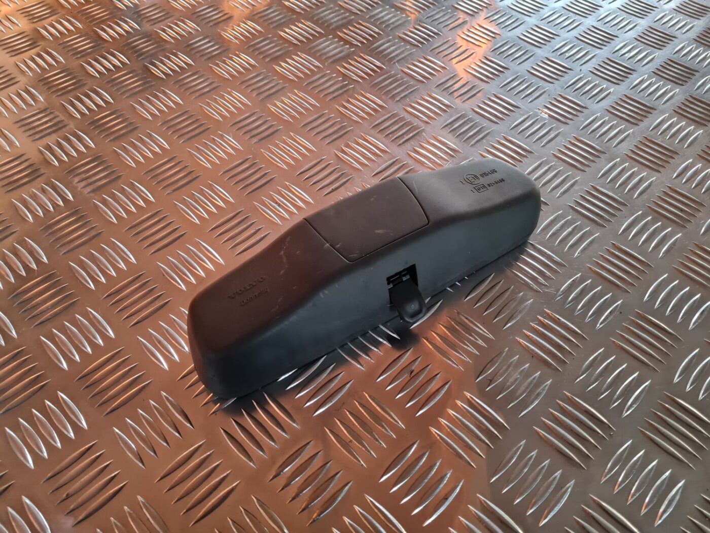 Salona atpakaļskata spogulis priekš VOLVO V70 2002 ASHGOLD