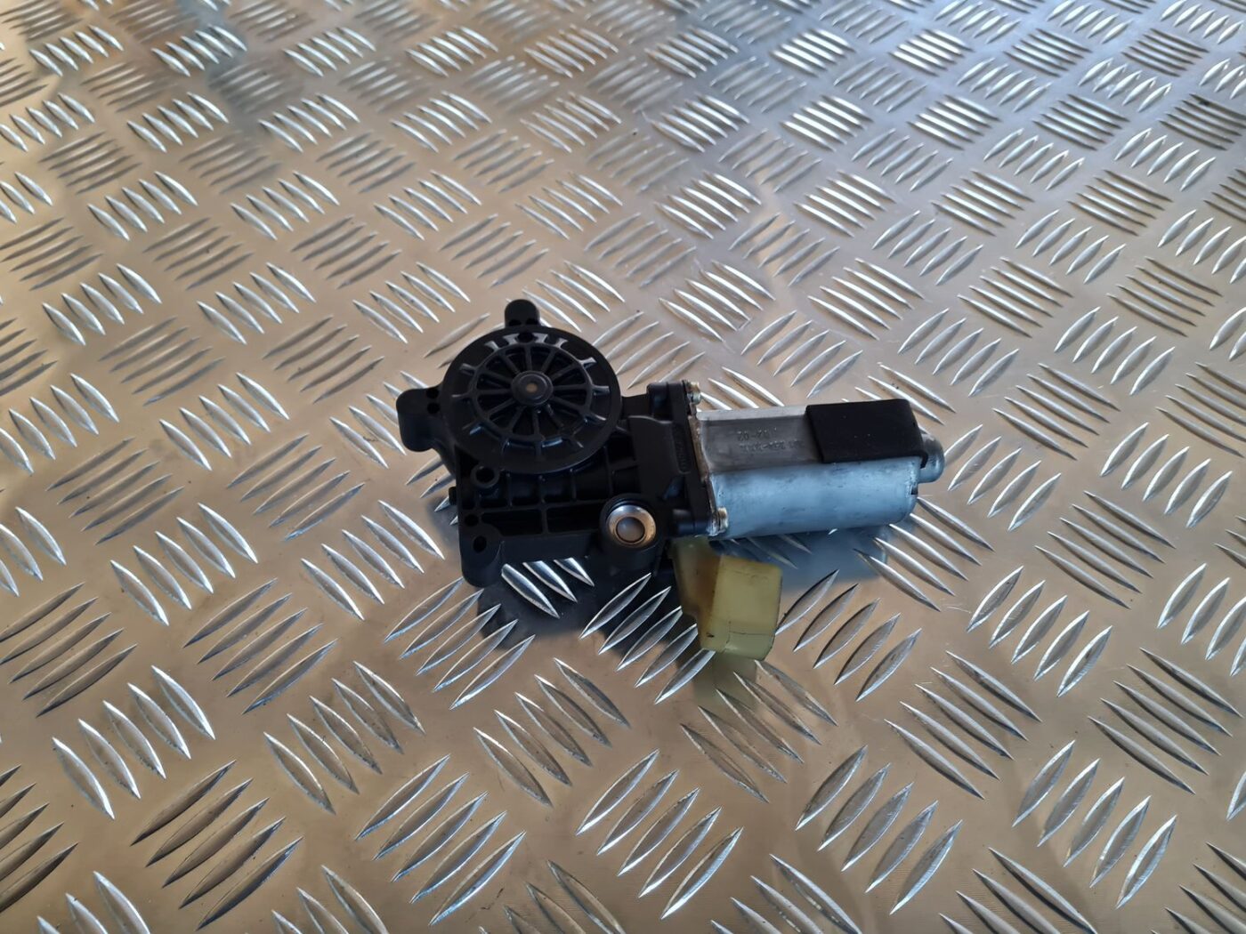 Elektrisko stiklu motors priekš VOLVO V70 2002 ASHGOLD