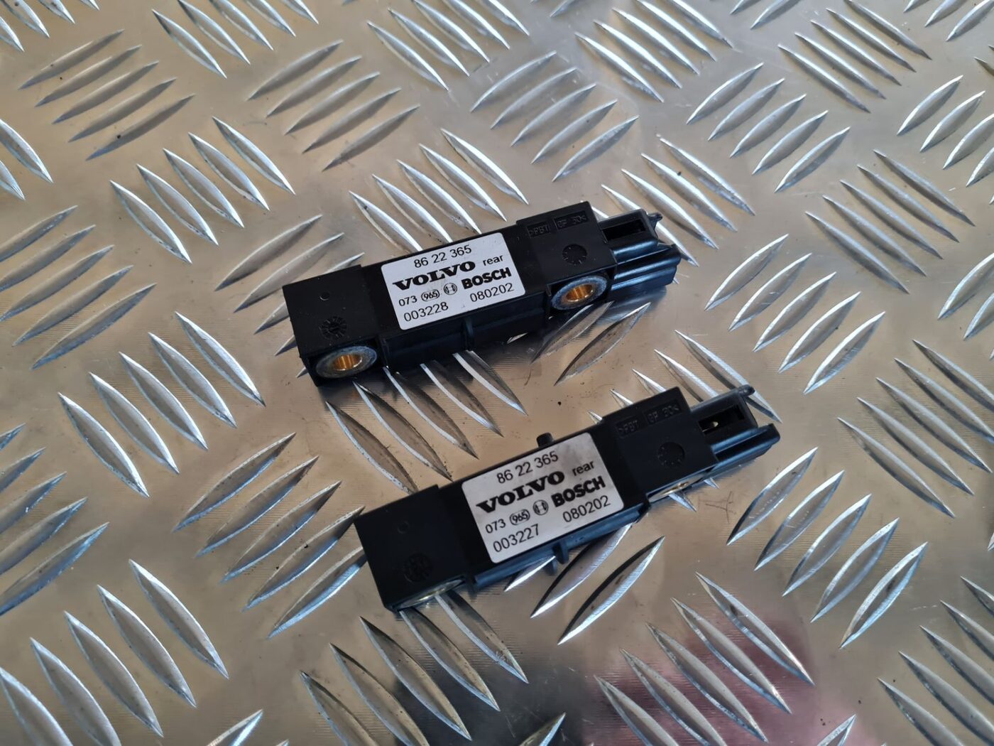 Drošības spilvena trieciensensors priekš VOLVO V70 2002 ASHGOLD 2 Drošības spilvena trieciensensors priekš VOLVO V70 2002 ASHGOLD