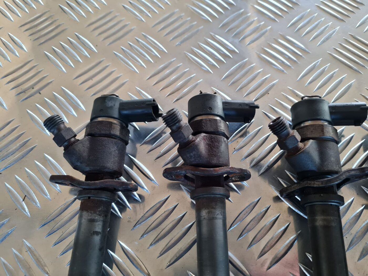 Degvielas smidzinātājs priekš VOLVO V70 2002 ASHGOLD