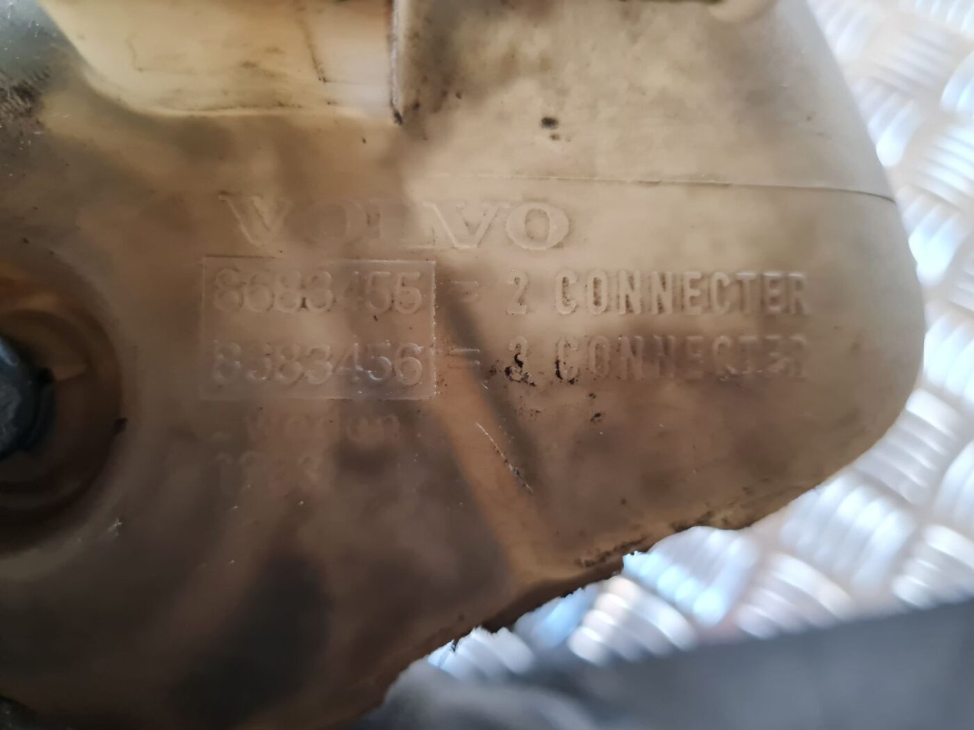 Dzesēšanas šķidruma tvertne priekš VOLVO V70 2002 ASHGOLD 3 Dzesēšanas šķidruma tvertne priekš VOLVO V70 2002 ASHGOLD