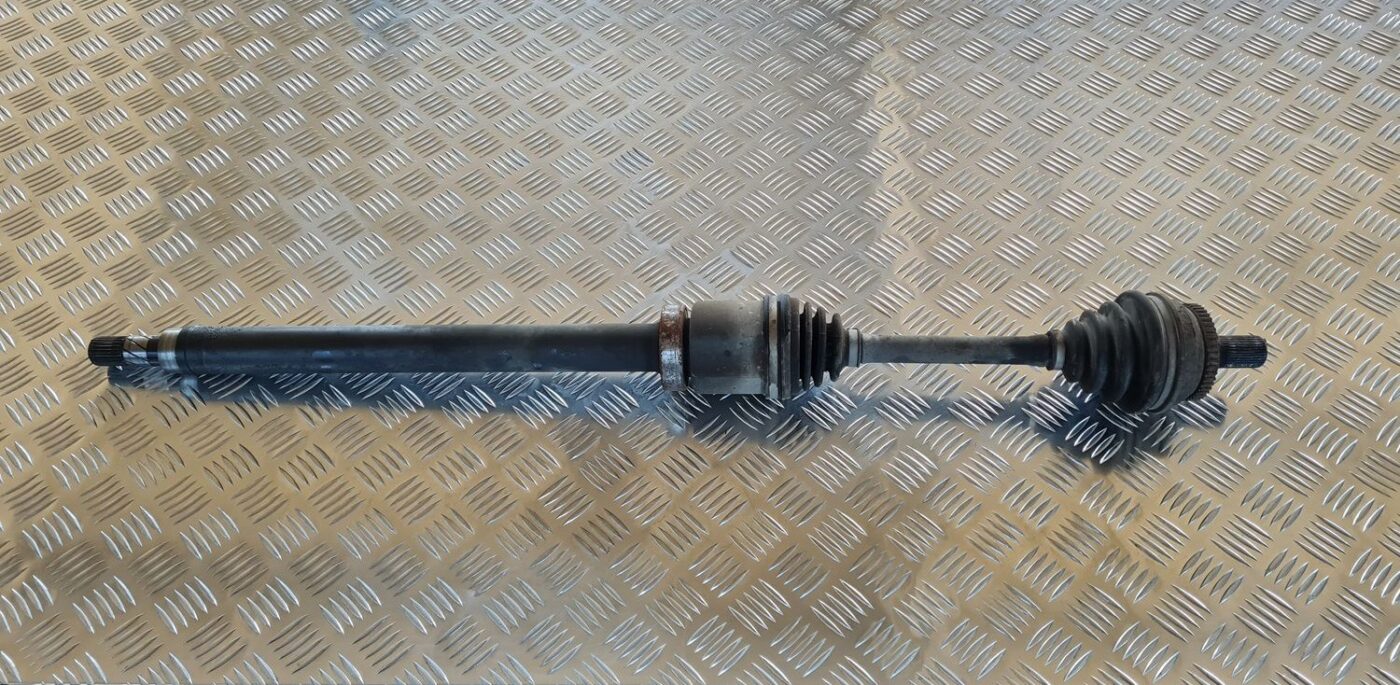 Pusass priekšēja labā priekš VOLVO V70 2002 ASHGOLD