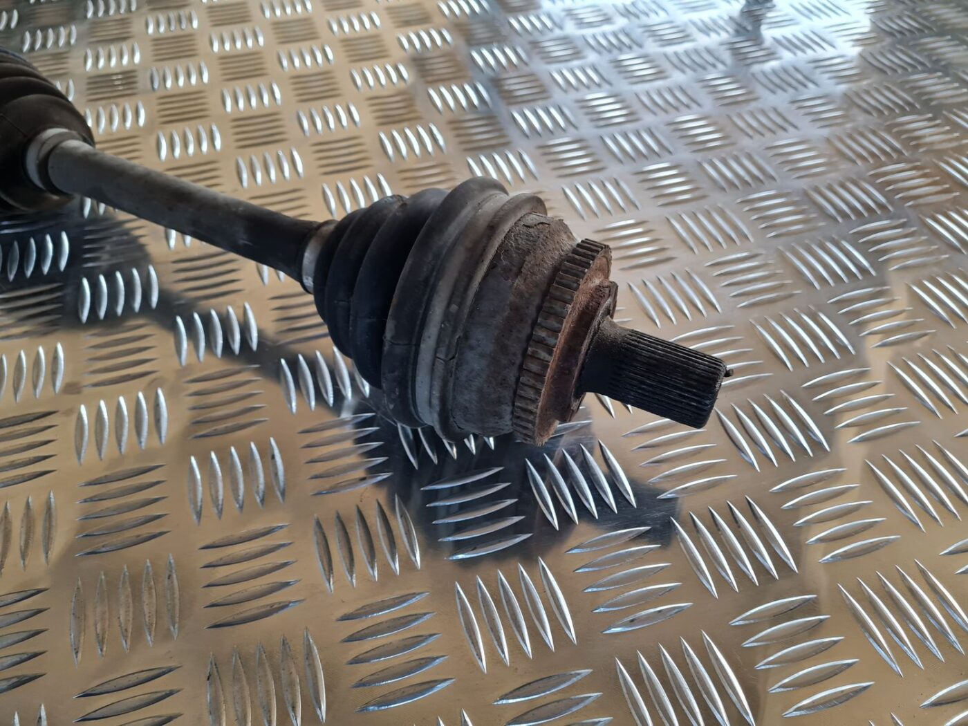 Pusass priekšēja labā priekš VOLVO V70 2002 ASHGOLD