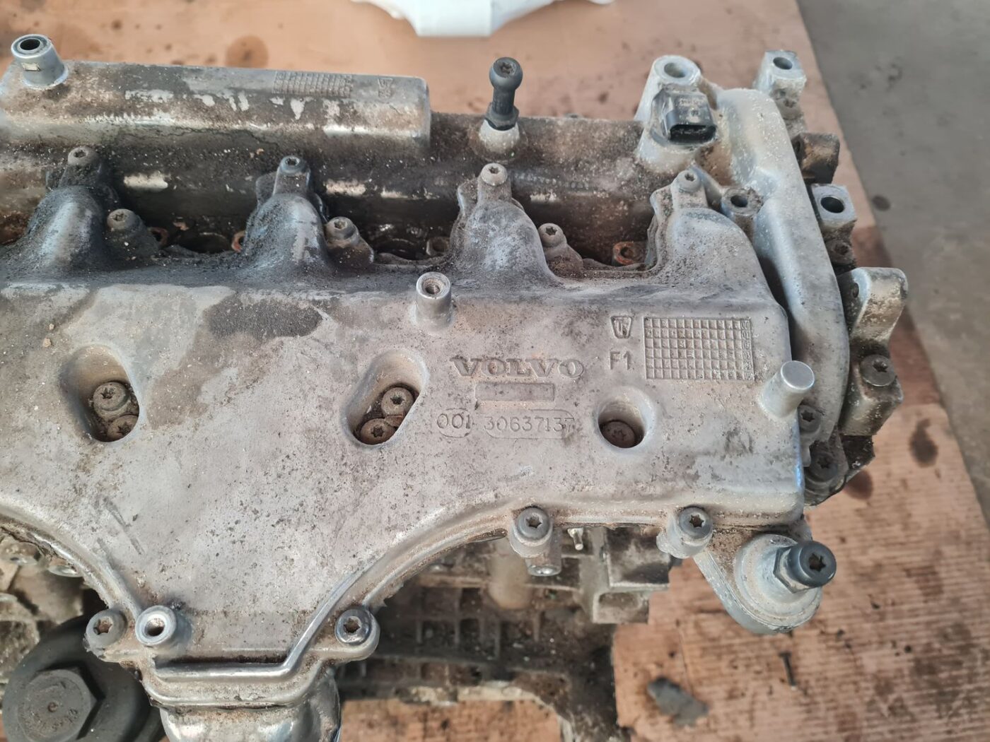 Dzinējs priekš VOLVO V70 2002 ASHGOLD 8 Dzinējs priekš VOLVO V70 2002 ASHGOLD