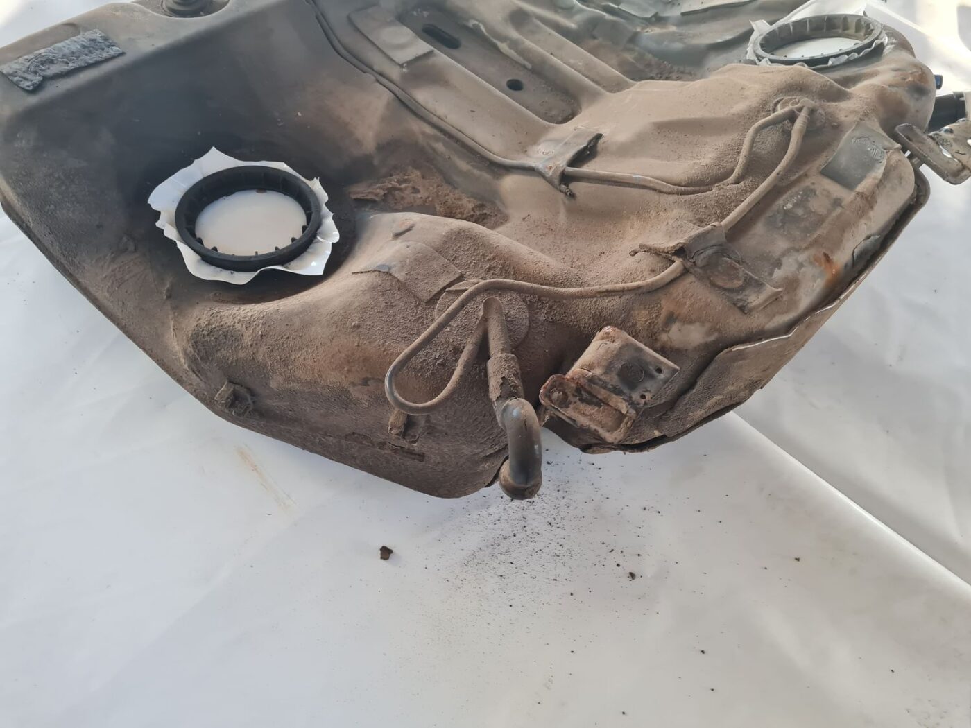 Degvielas tvertne priekš VOLVO V70 2002 ASHGOLD 4 Degvielas tvertne priekš VOLVO V70 2002 ASHGOLD