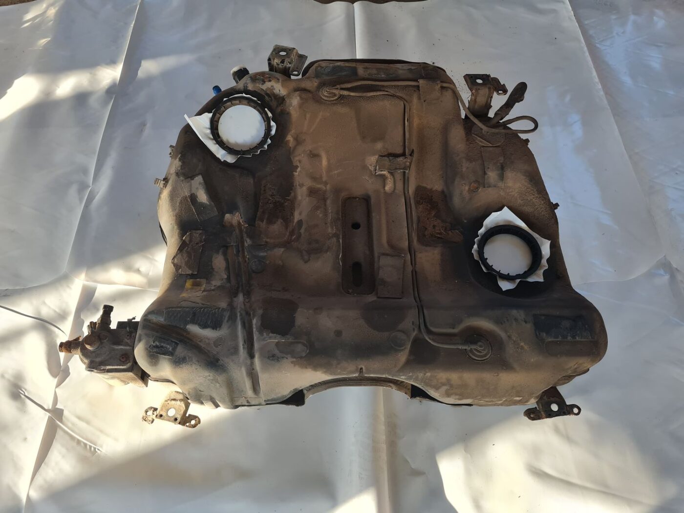 Degvielas tvertne priekš VOLVO V70 2002 ASHGOLD 3 Degvielas tvertne priekš VOLVO V70 2002 ASHGOLD