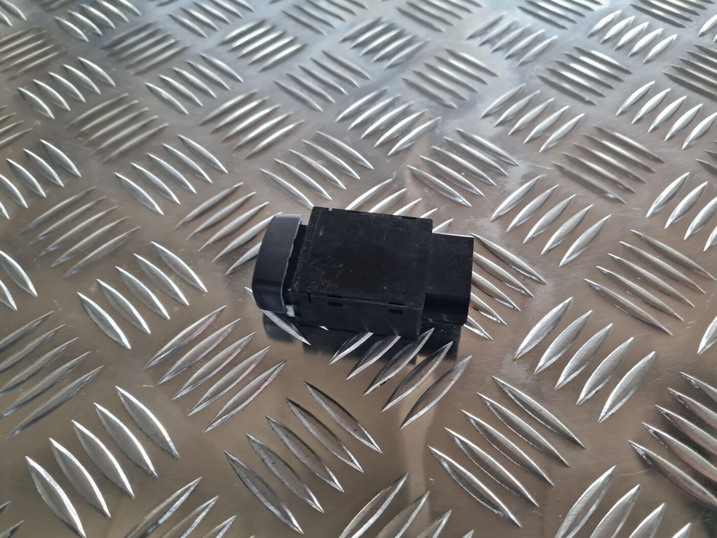 Miglas lukturu ieslēgšanas poga priekš MITSUBISHI LANCER 2006