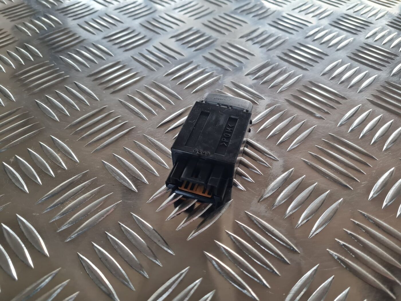 Miglas lukturu ieslēgšanas poga priekš MITSUBISHI LANCER 2006