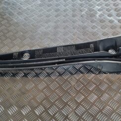 Vējstikla uzlikas (deflektora) režģis priekš MITSUBISHI LANCER 2006