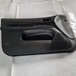 Priekšējo kreiso durvju apdare priekš MITSUBISHI LANCER 2006