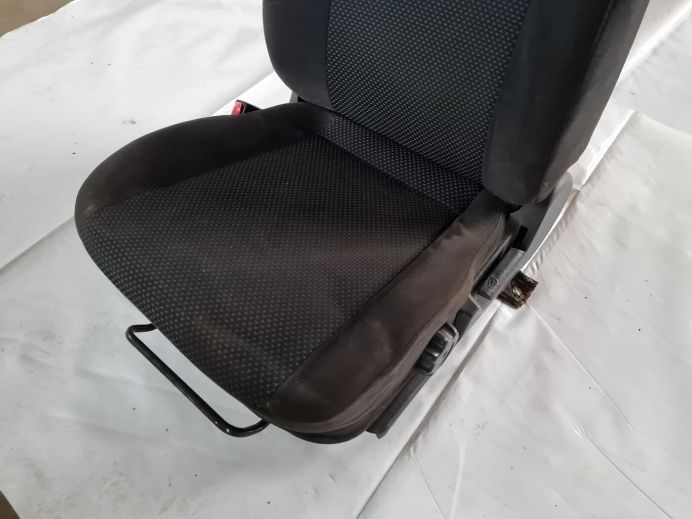 Priekšējais kreisais sēdeklis priekš MITSUBISHI LANCER 2006 3 Priekšējais kreisais sēdeklis priekš MITSUBISHI LANCER 2006